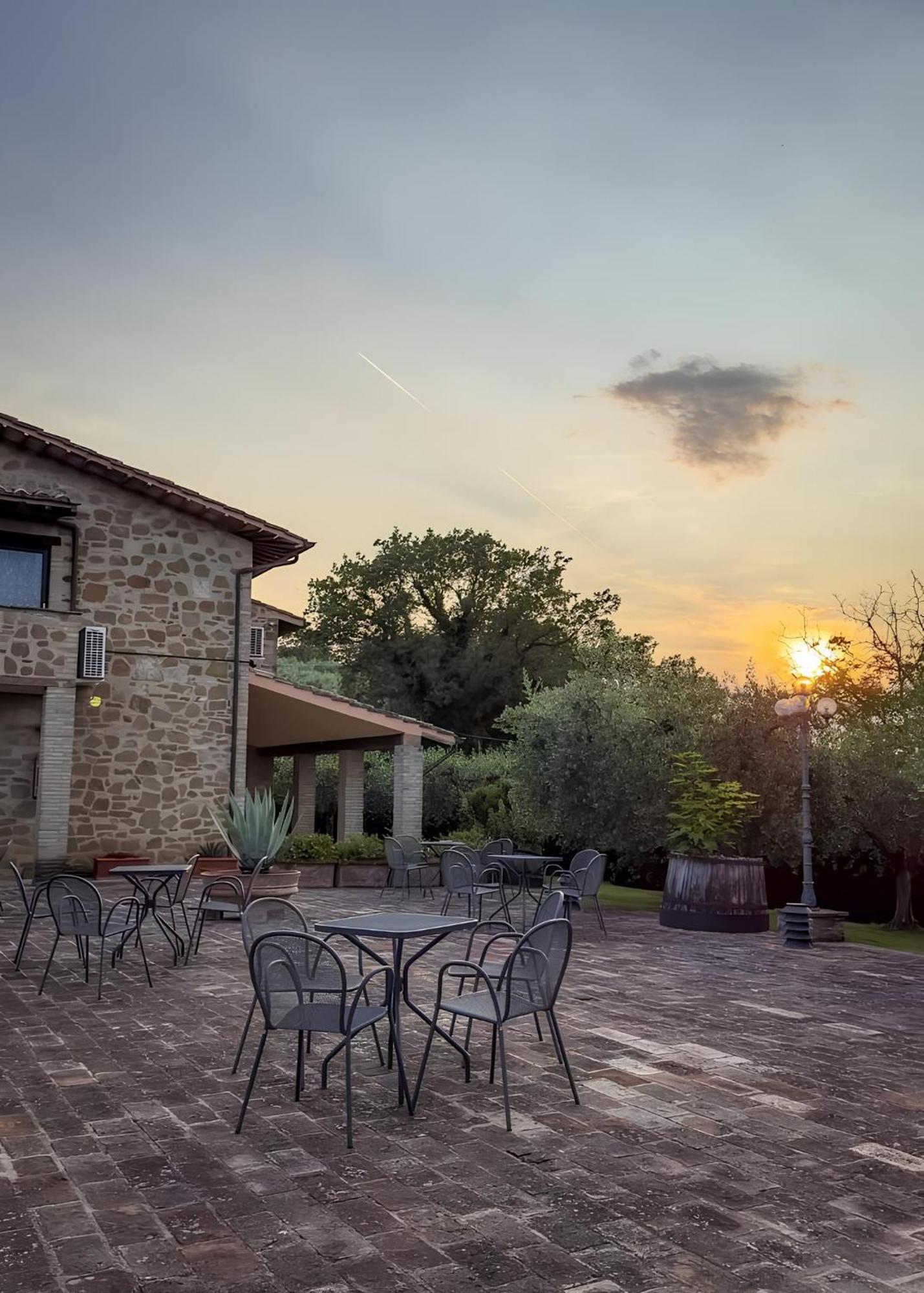 Santa Maria Degli Ancillotti Guest House Petrignano Bagian luar foto