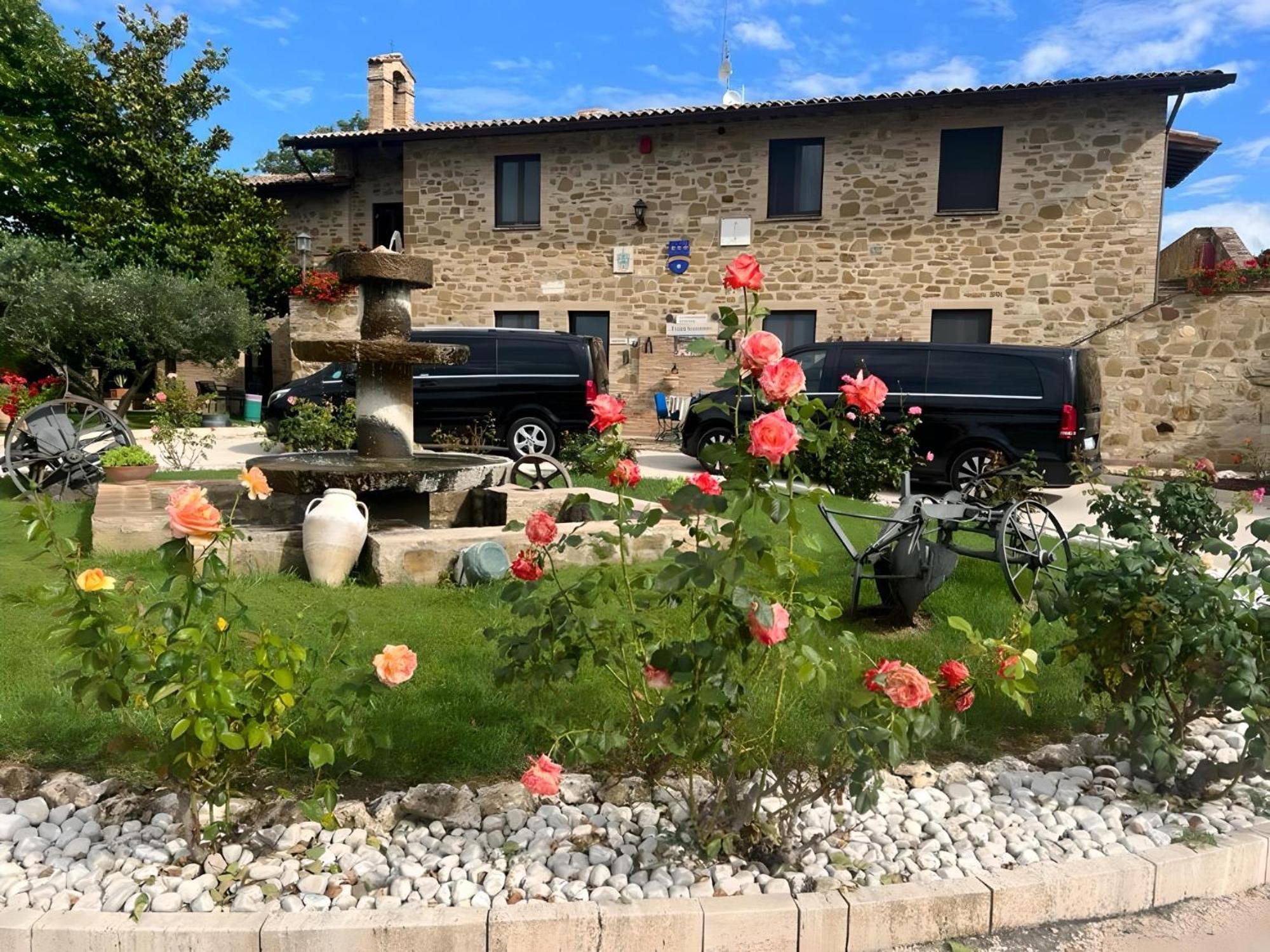 Santa Maria Degli Ancillotti Guest House Petrignano Bagian luar foto