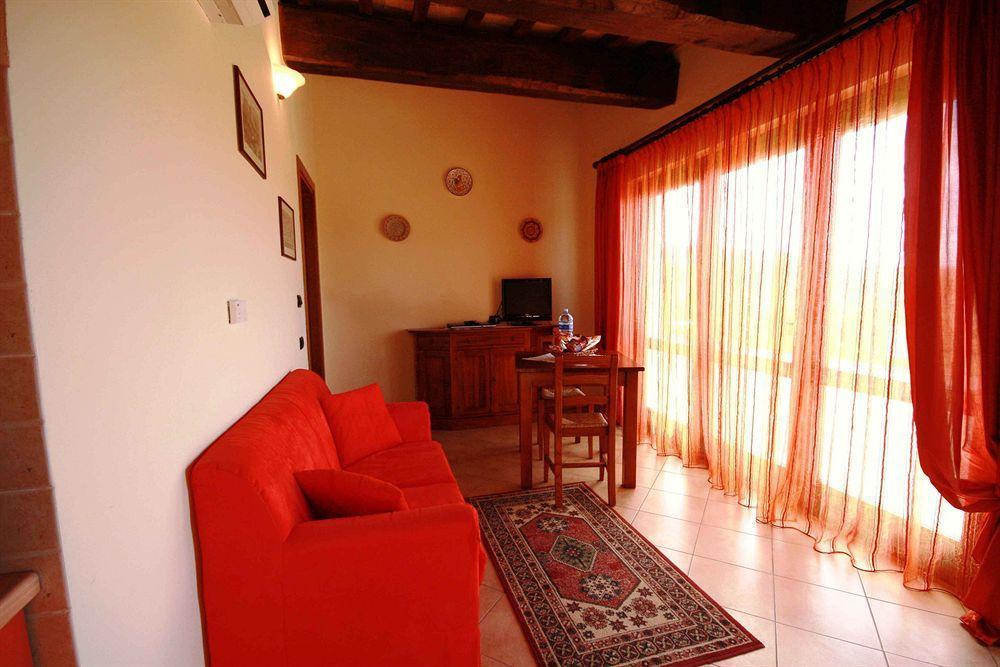 Santa Maria Degli Ancillotti Guest House Petrignano Bagian luar foto