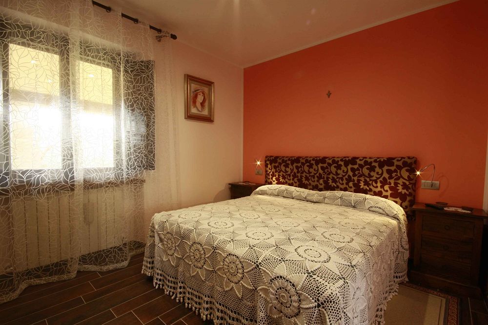 Santa Maria Degli Ancillotti Guest House Petrignano Bagian luar foto