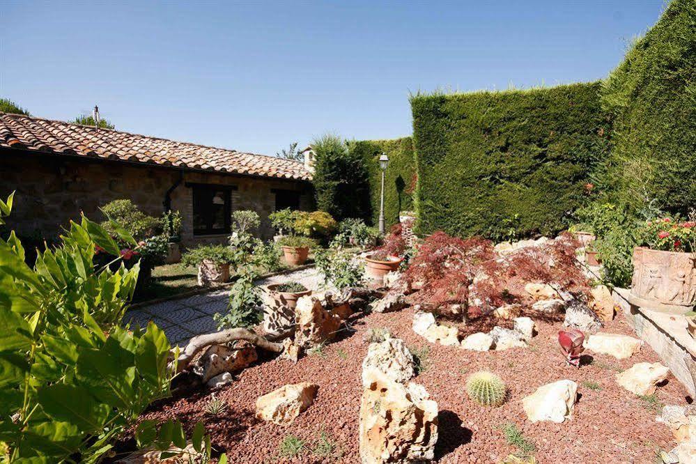 Santa Maria Degli Ancillotti Guest House Petrignano Bagian luar foto